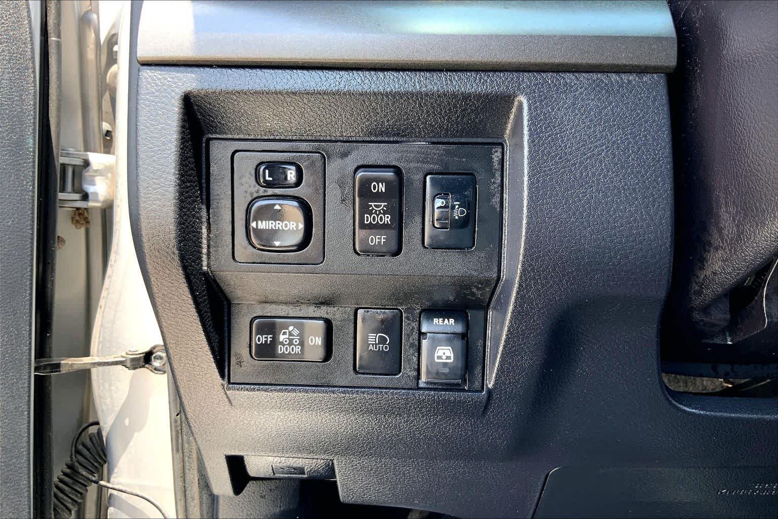 Used 2019 Silver Sky Metallic Toyota SR5 image 33