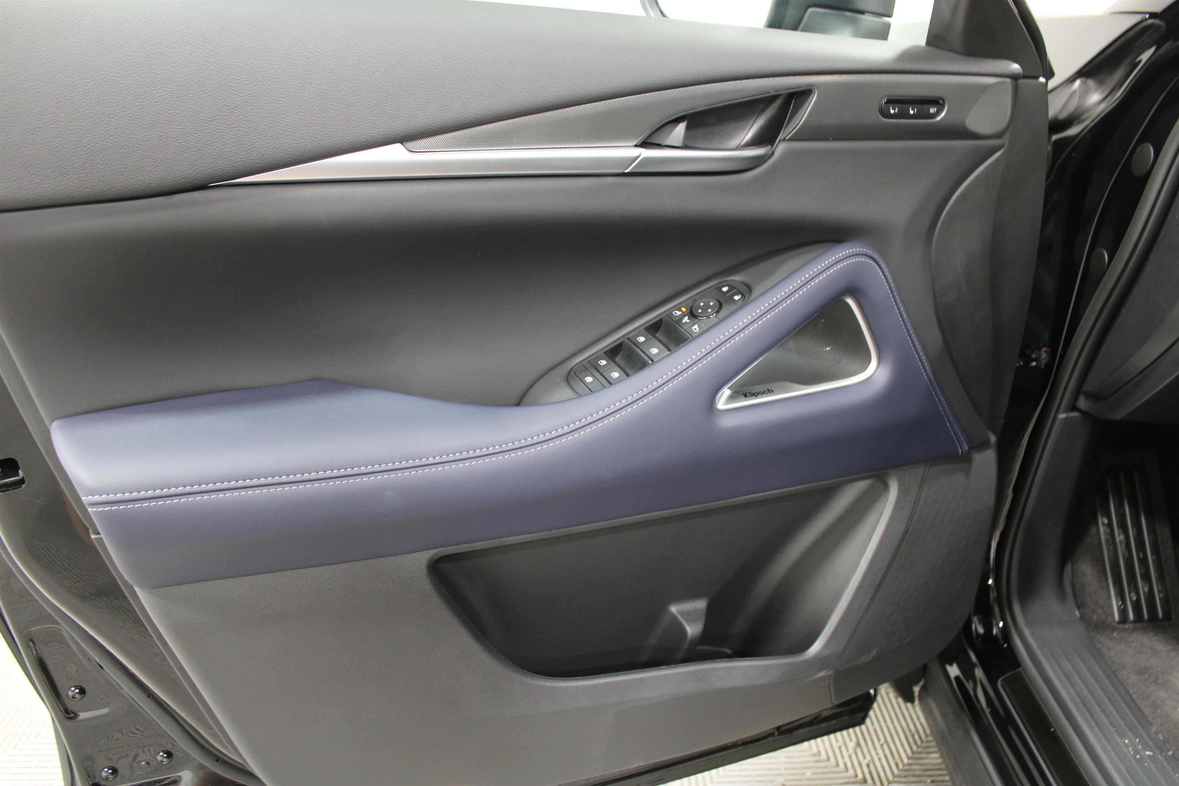 New 2027 MINERAL BLACK INFINITI Sport AWD image 6