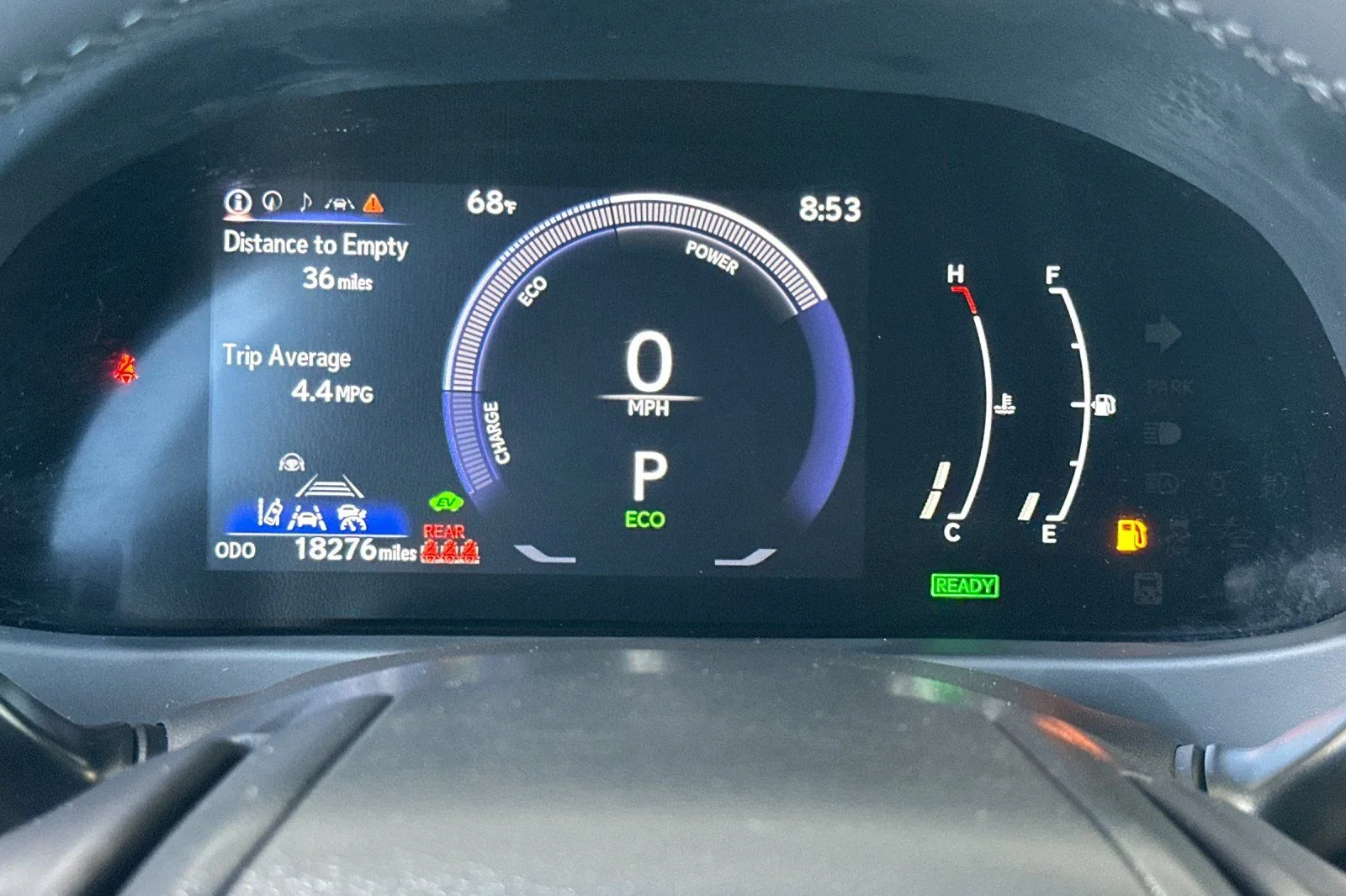2025 Lexus UX Hybrid 300h - Photo 19