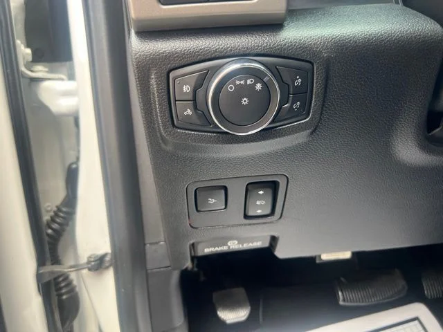 Used 2021 White Ford Lariat image 17