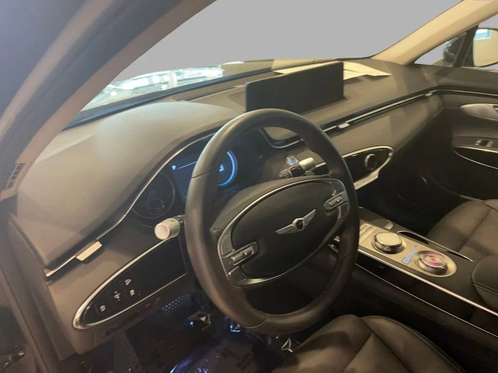 2025 GENESIS GV70 Standard - Photo 13