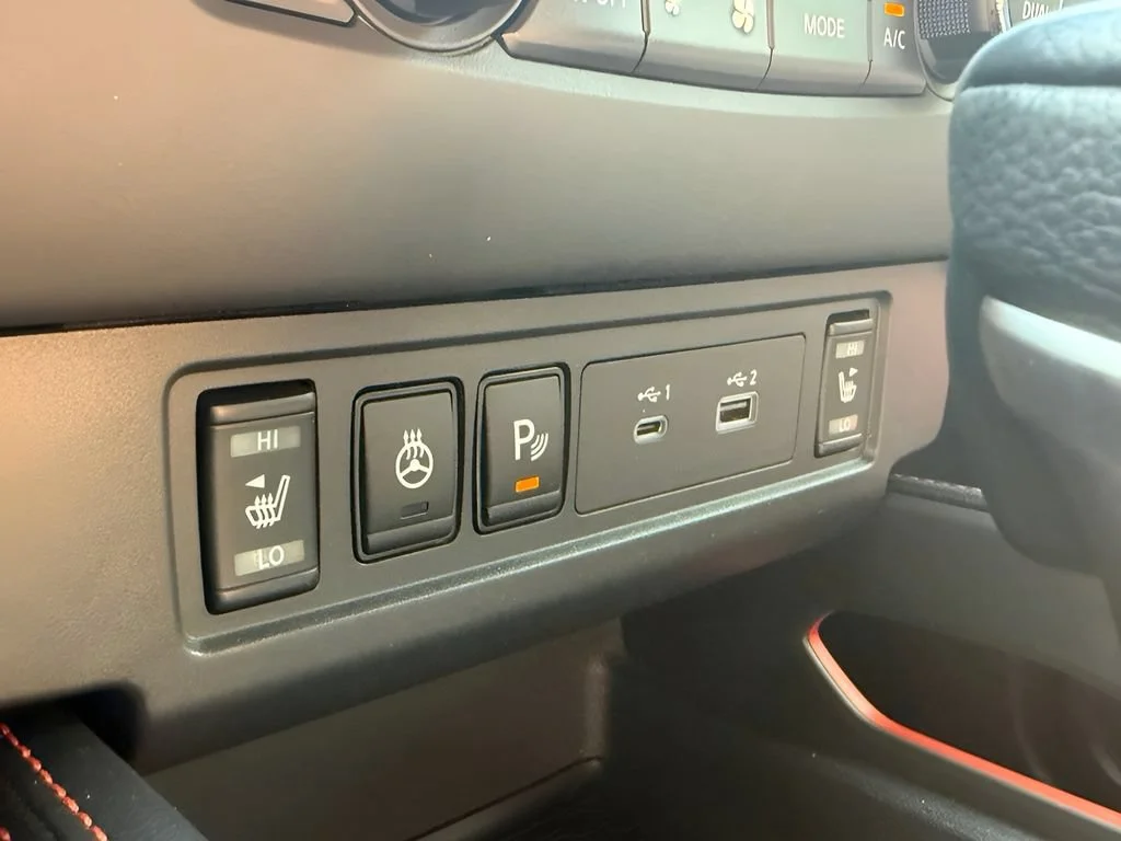 Used 2023  Nissan PRO-4X image 26