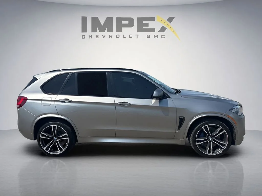 Used 2018  BMW  image 6