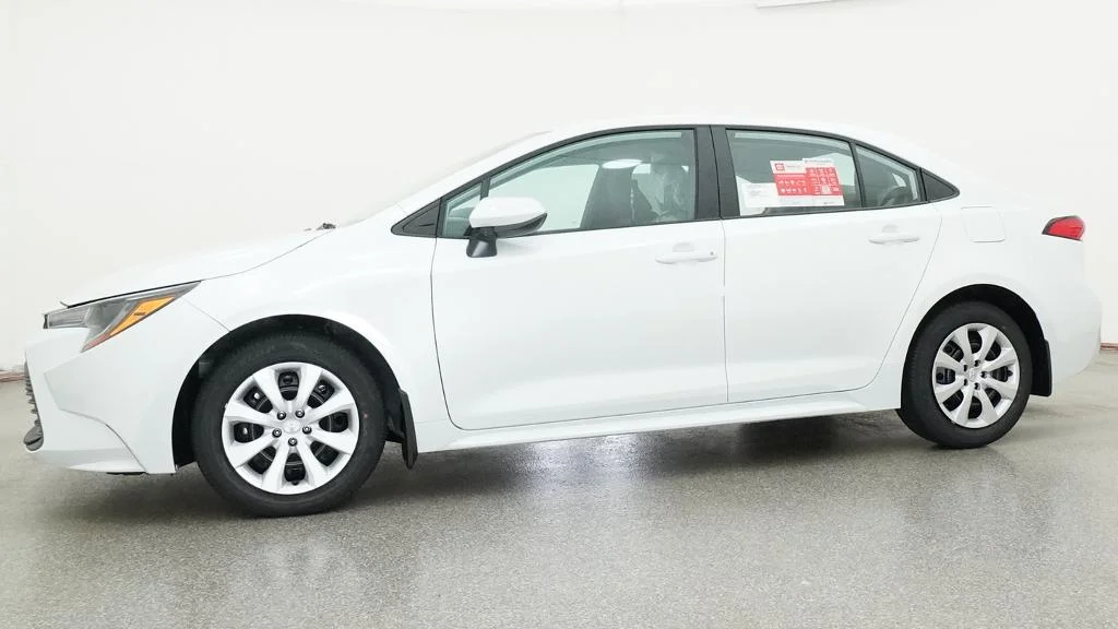 New 2026 Wind Chill Pearl Toyota LE image 4