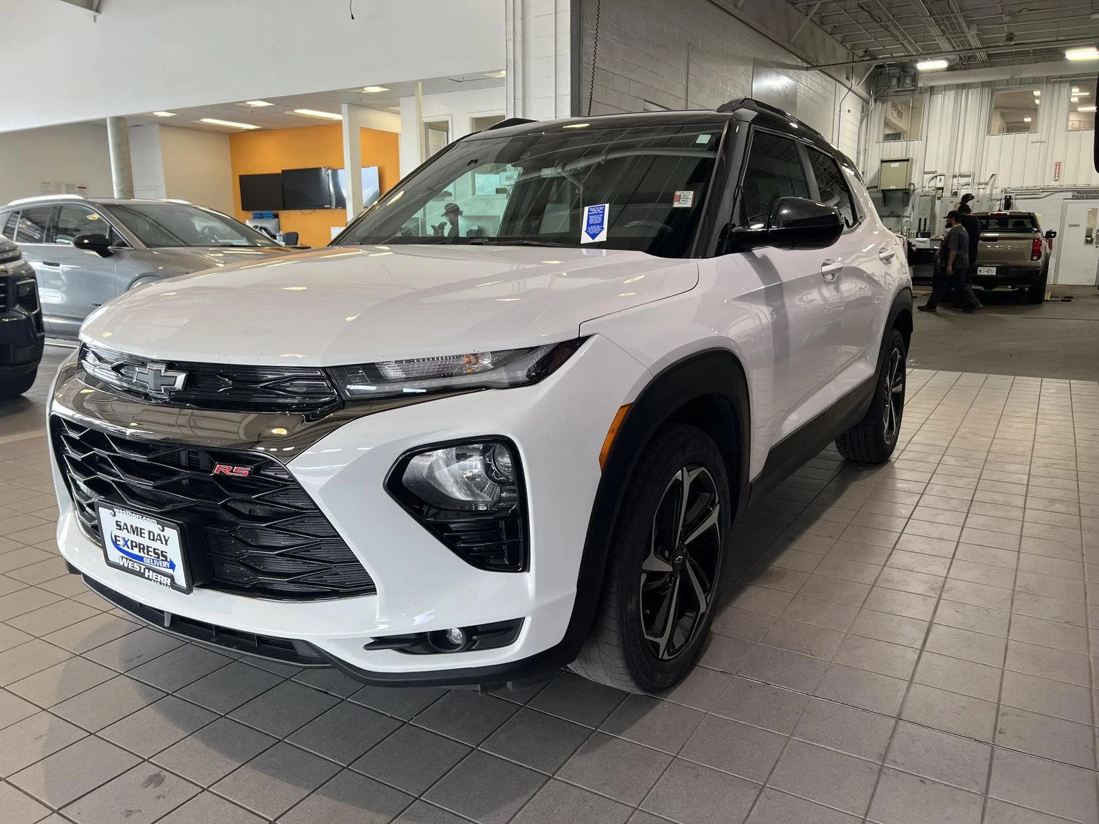 Used 2023 SUMMIT WHITE Chevrolet RS image 4