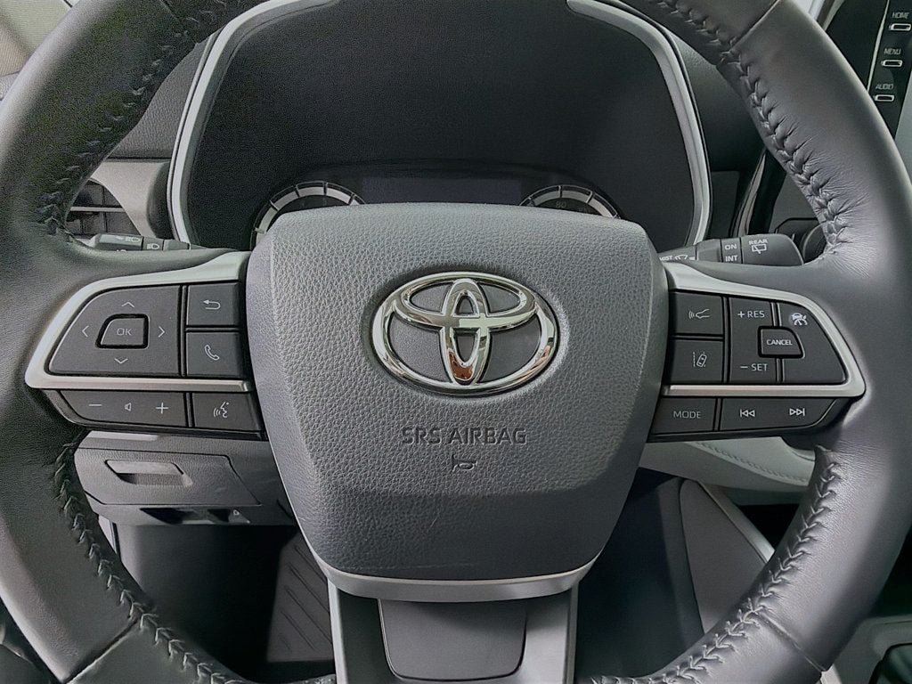 Used 2022 Blueprint Toyota XLE AWD image 11