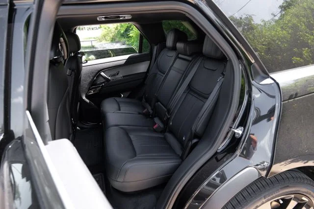 New 2026 Santorini Black Land Rover Dynamic SE image 46