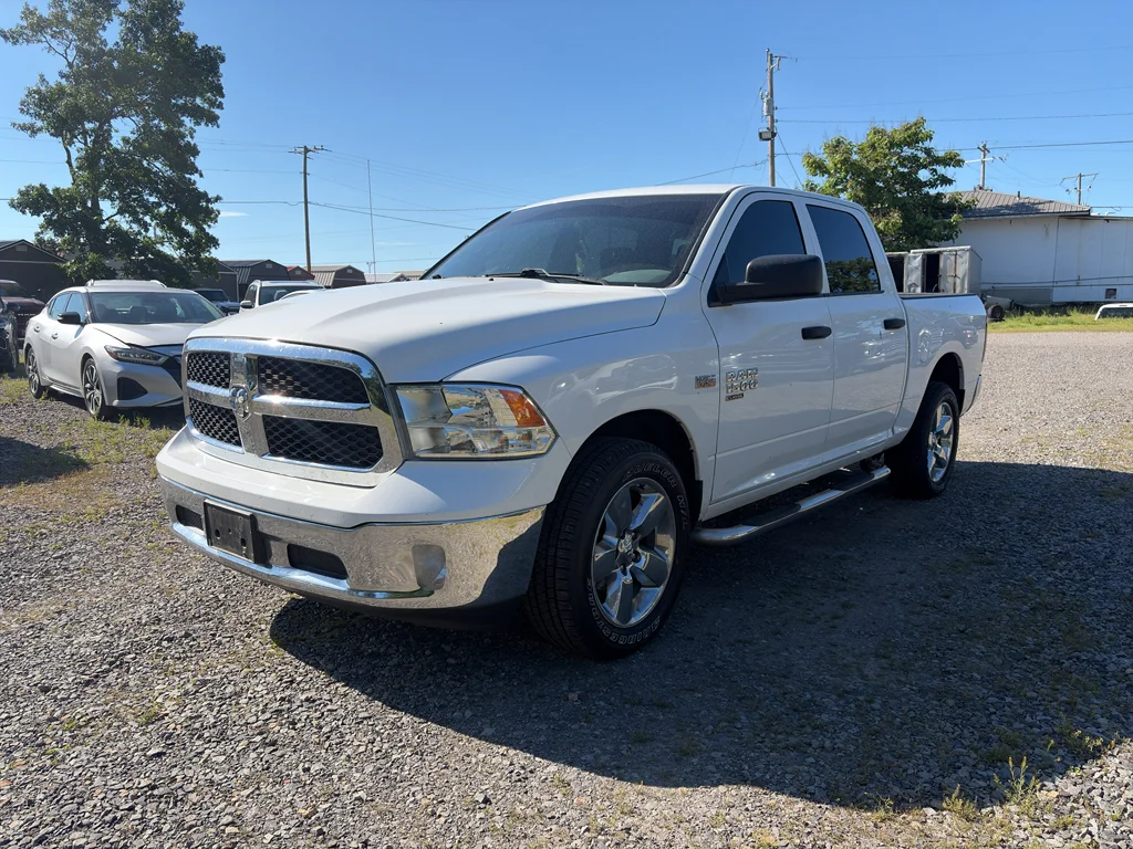 2019 RAM 1500 Classic Tradesman 4x4 Crew Cab 5'7's photo