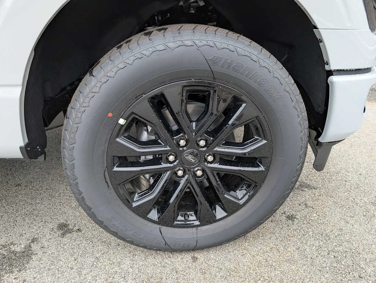 New 2026 Avalanche Ford Lariat® image 3