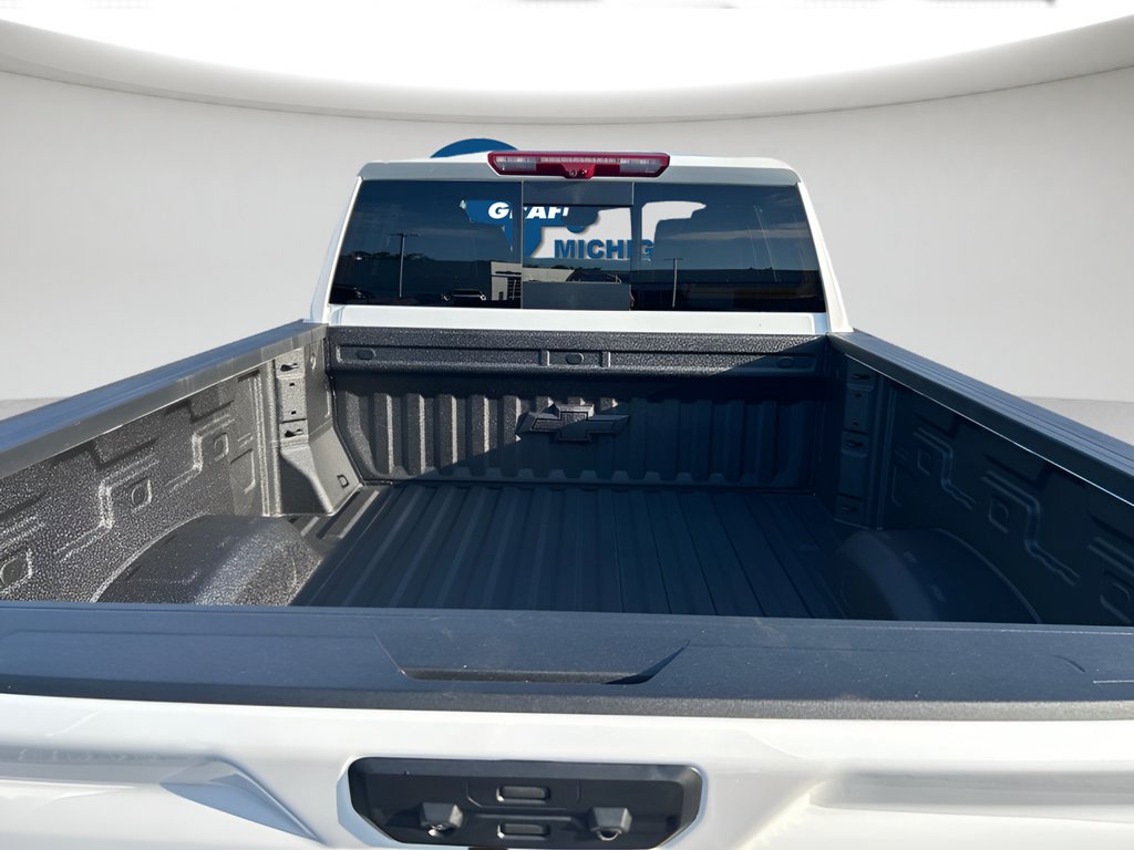 New 2026 Summit White Chevrolet High Country image 9