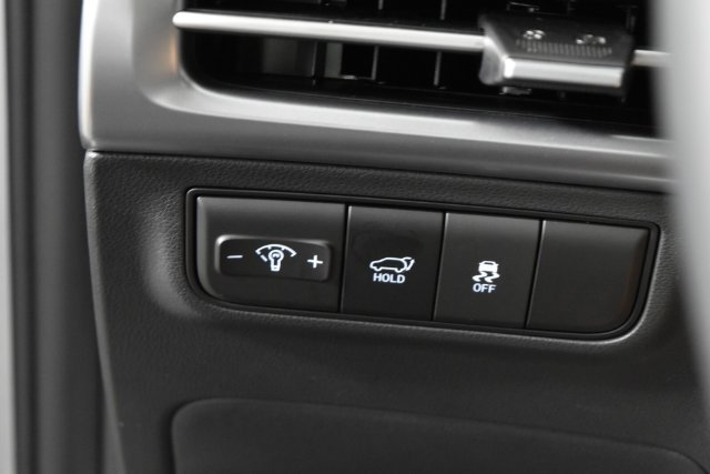 New 2026 Silver Hyundai SEL Premium AWD image 32