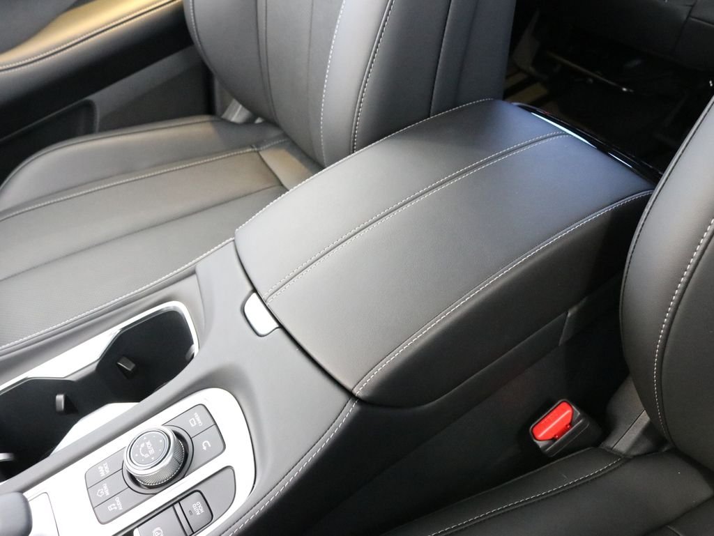 Used 2025 Silver INFINITI Sensory image 19