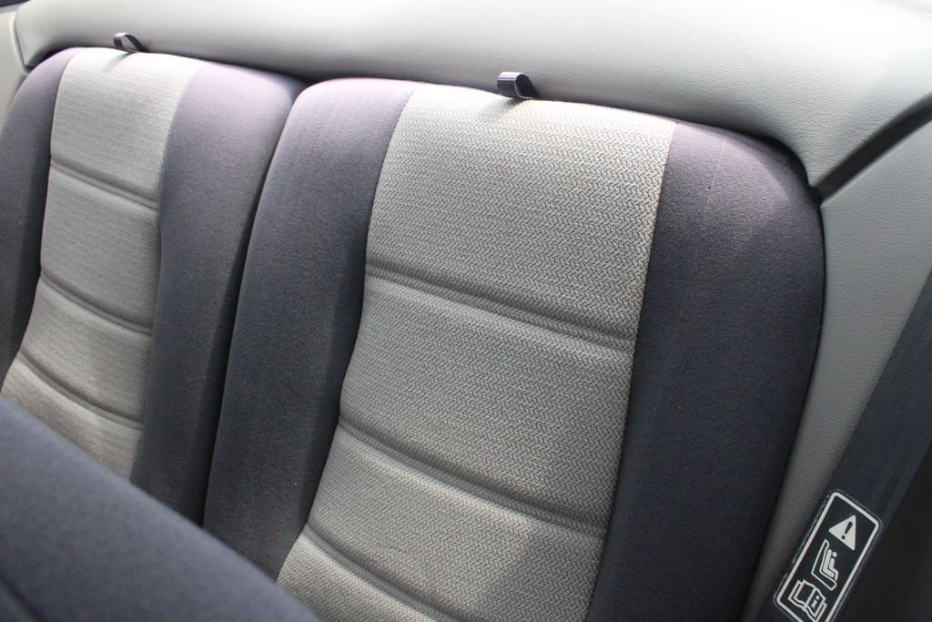 Used 2003 Silver Ford V6 image 17