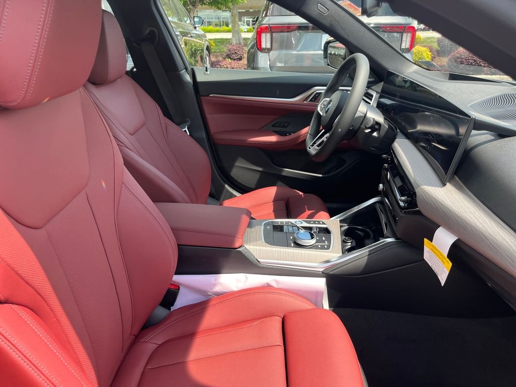 Used 2026 Gray BMW xDrive40 image 30