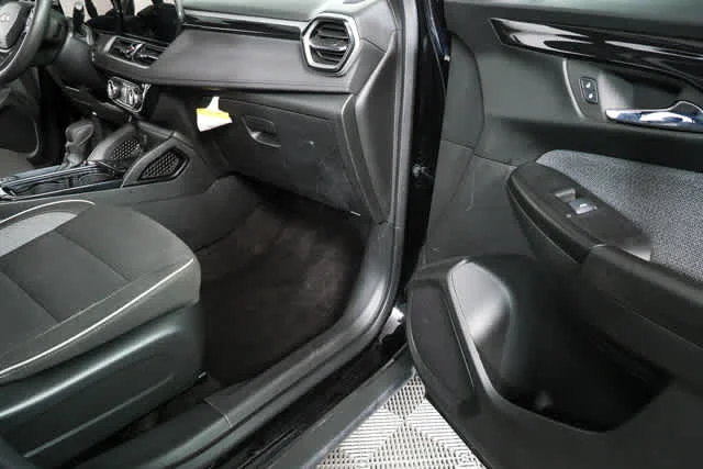 Used 2024 Mosaic Black Metallic Chevrolet LT image 19