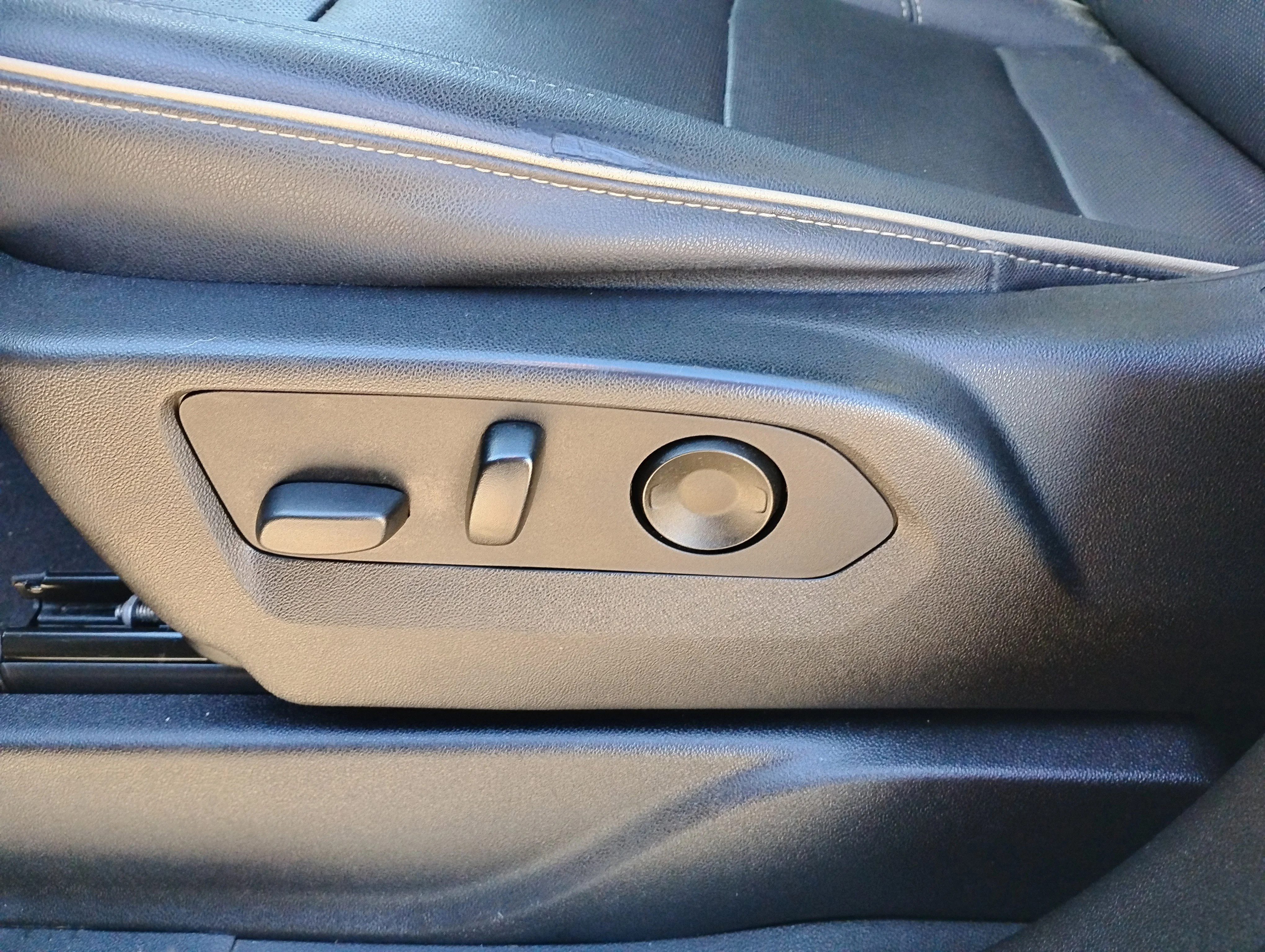 Used 2022 Satin Steel Metallic Chevrolet Premier image 12