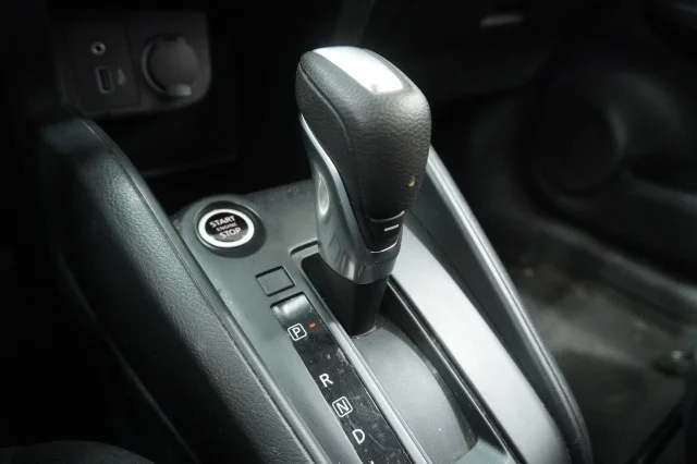 Used 2025  Nissan S image 26