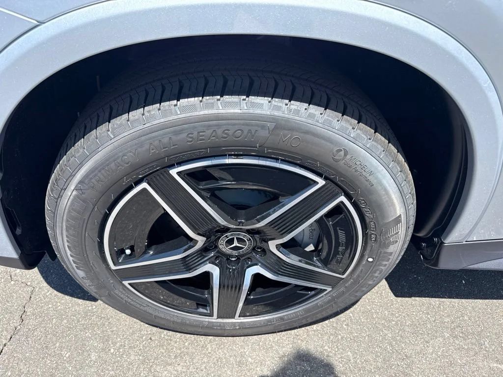 New 2026 Cirrus Silver Metallic Mercedes-Benz GLC 300 image 10