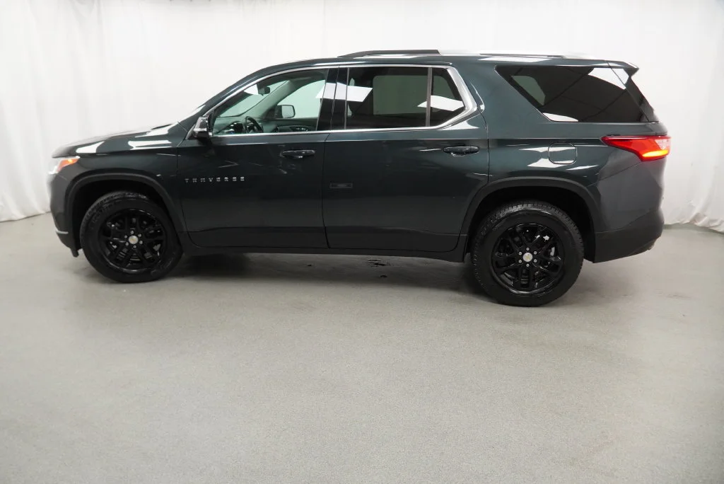 Certified Used 2018 GRAPHITE METALLIC Chevrolet LT Cloth image 26