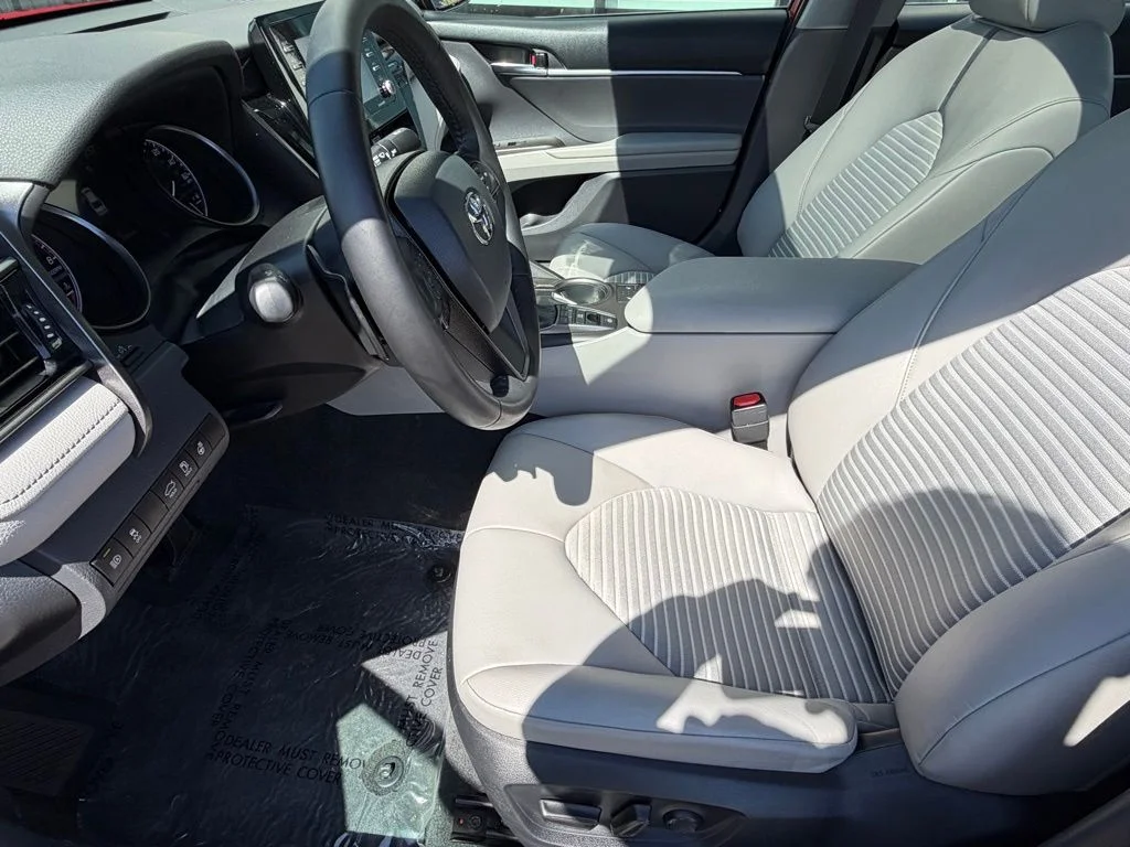 2022 Toyota Camry SE - Photo 8