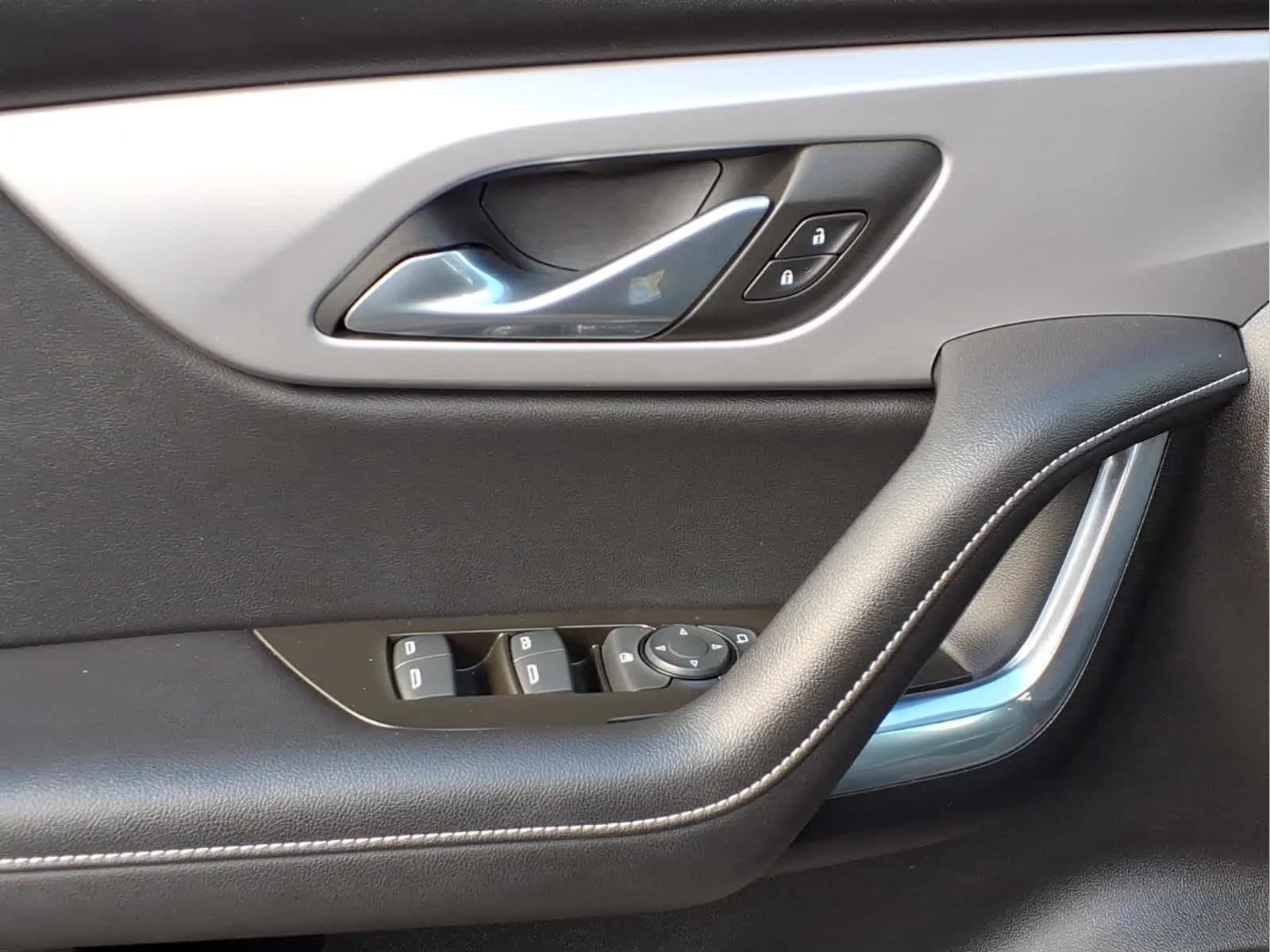 Used 2023 Black Chevrolet LT image 12