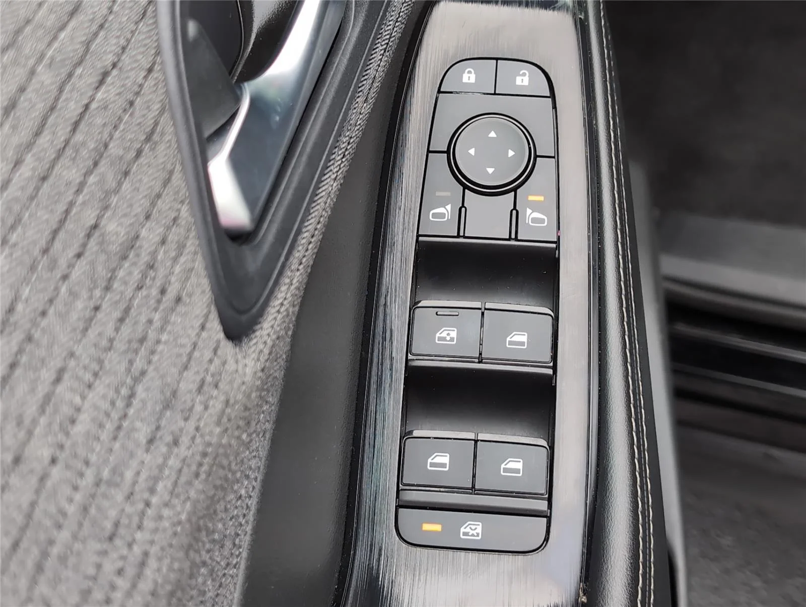 Used 2023 Super Black Nissan SV image 16