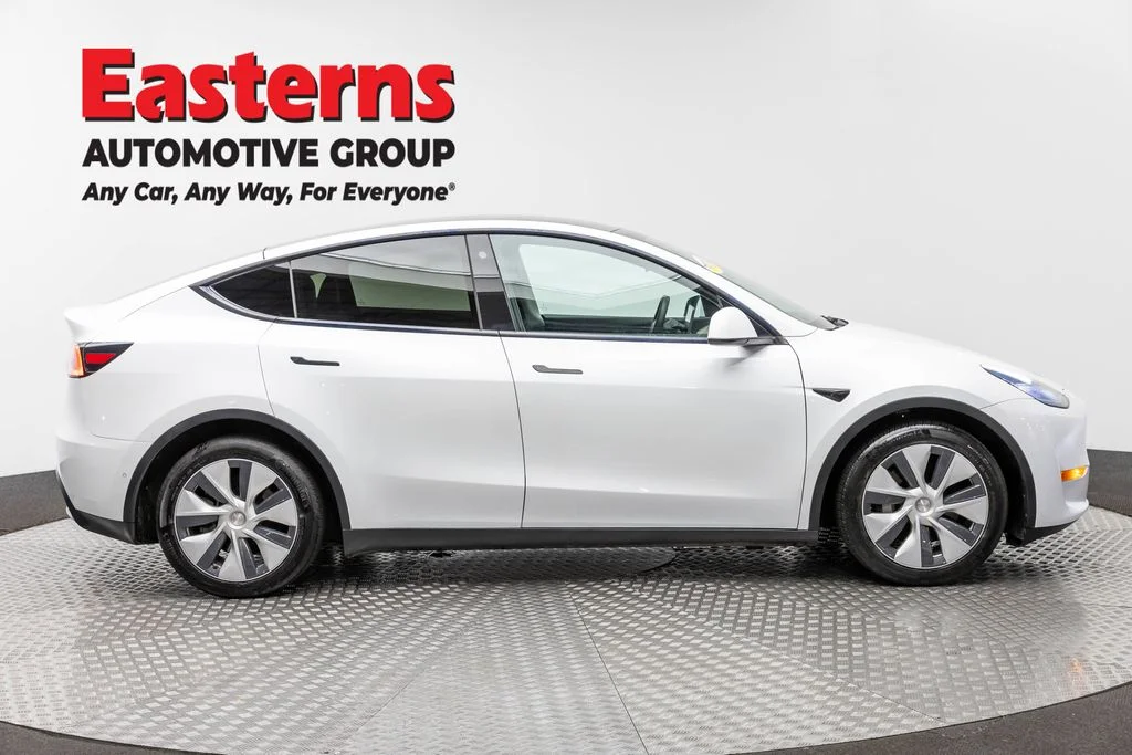Used 2021 White Tesla Long Range image 4