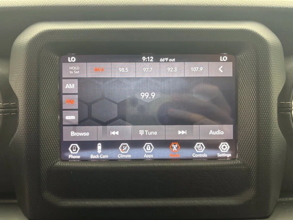 Used 2021 Green Jeep Unlimited Sahara image 5