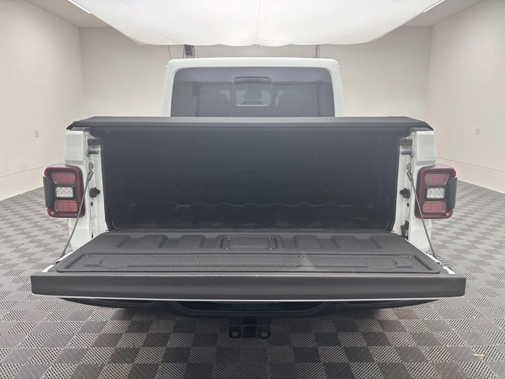 Used 2020 White Jeep Rubicon image 9