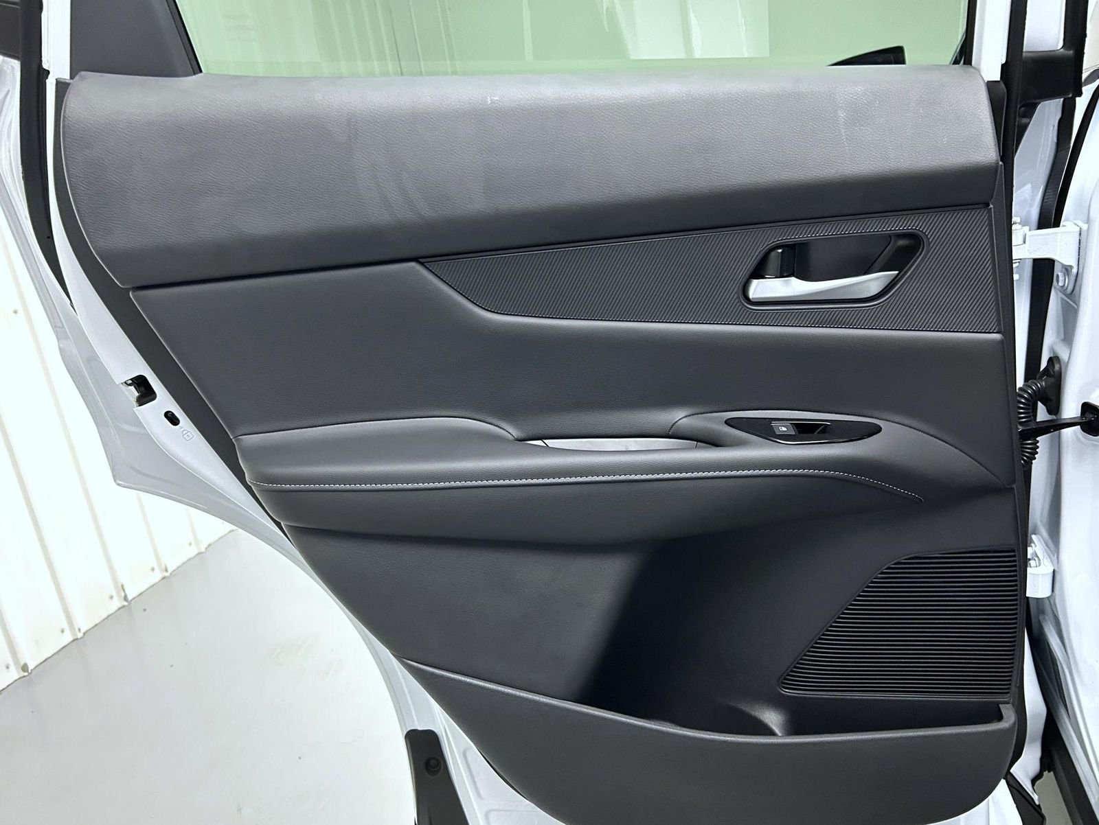 New 2026 White Nissan SL image 20