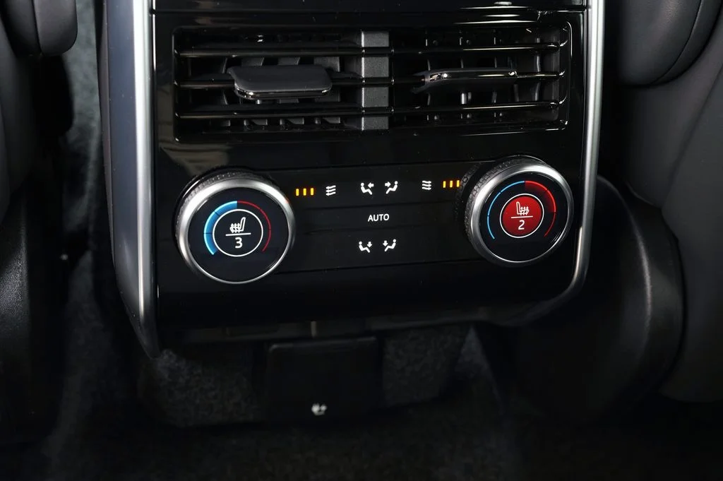 New 2026 Santorini Black Land Rover SE image 35