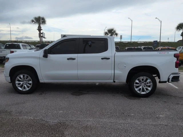 Used 2025 White Chevrolet Custom image 7