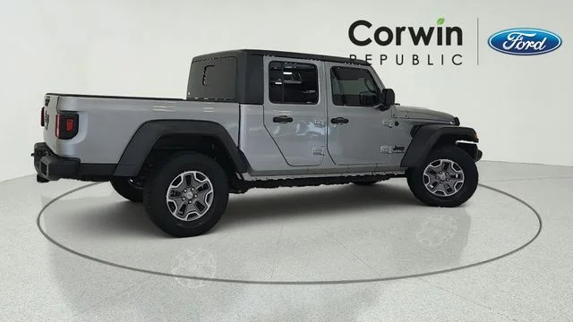 Used 2020 Billet Silver Metallic Clearcoat Jeep Sport image 6