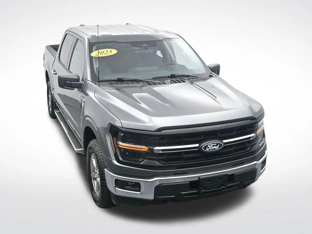 Used 2025 Gray Ford XLT image 24