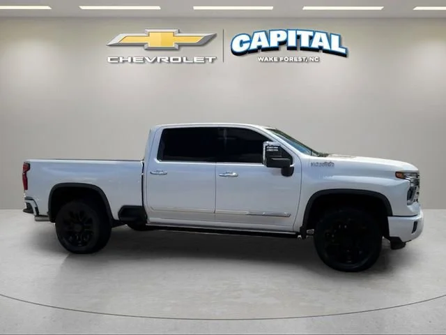 Used 2025 Iridescent Pearl Tricoat Chevrolet High Country image 6