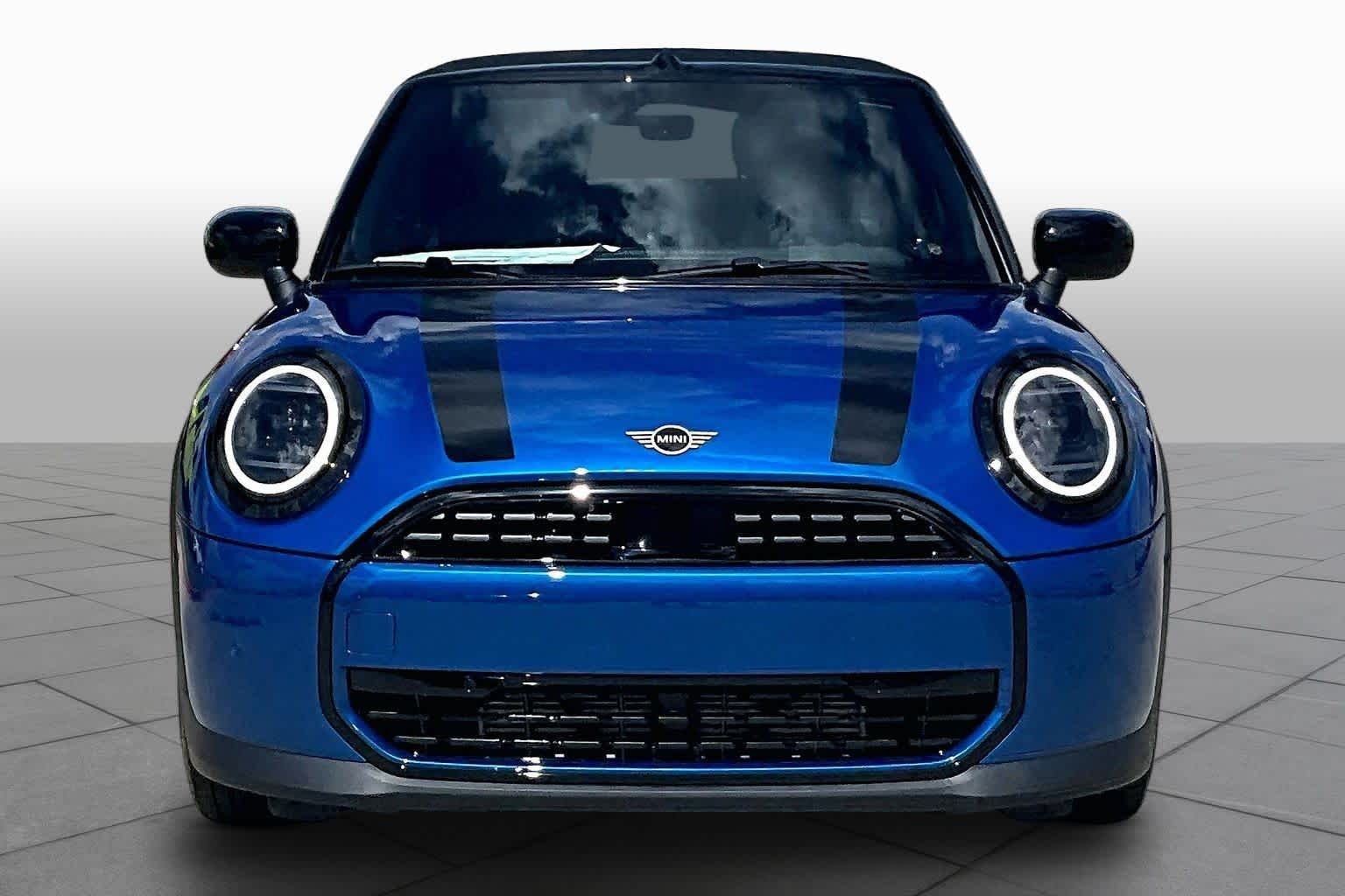New 2026 Icy Sunshine Blue Metallic MINI Signature Plus image 3