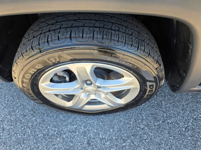 Used 2023 Black Jeep Latitude image 10