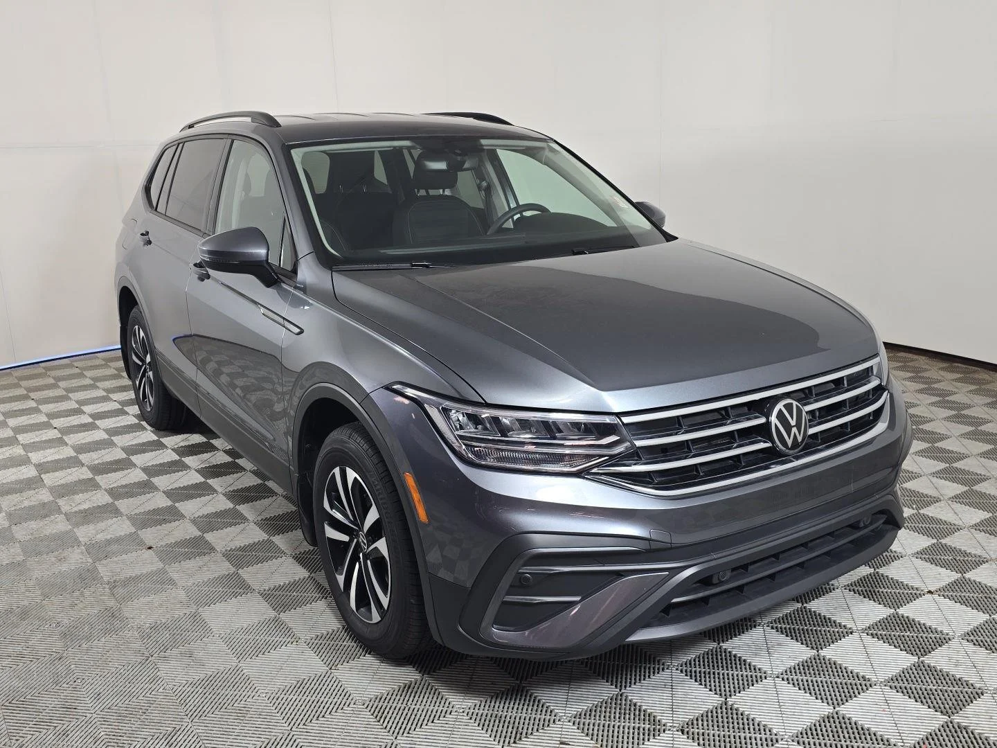 2023 Volkswagen Tiguan 2.0T S 4Motion's photo