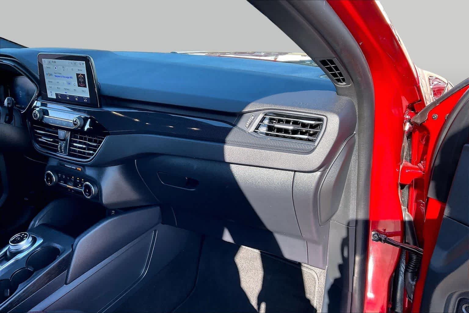 Used 2025 Rapid Red Metallic Tinted Clearcoat Ford ST-Line image 18