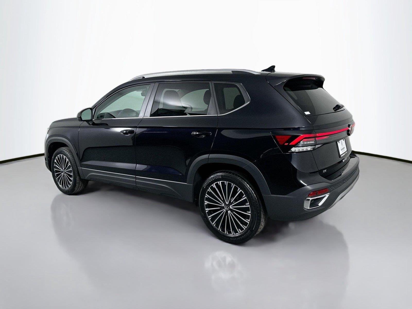 2026 Volkswagen Taos SE - Photo 7