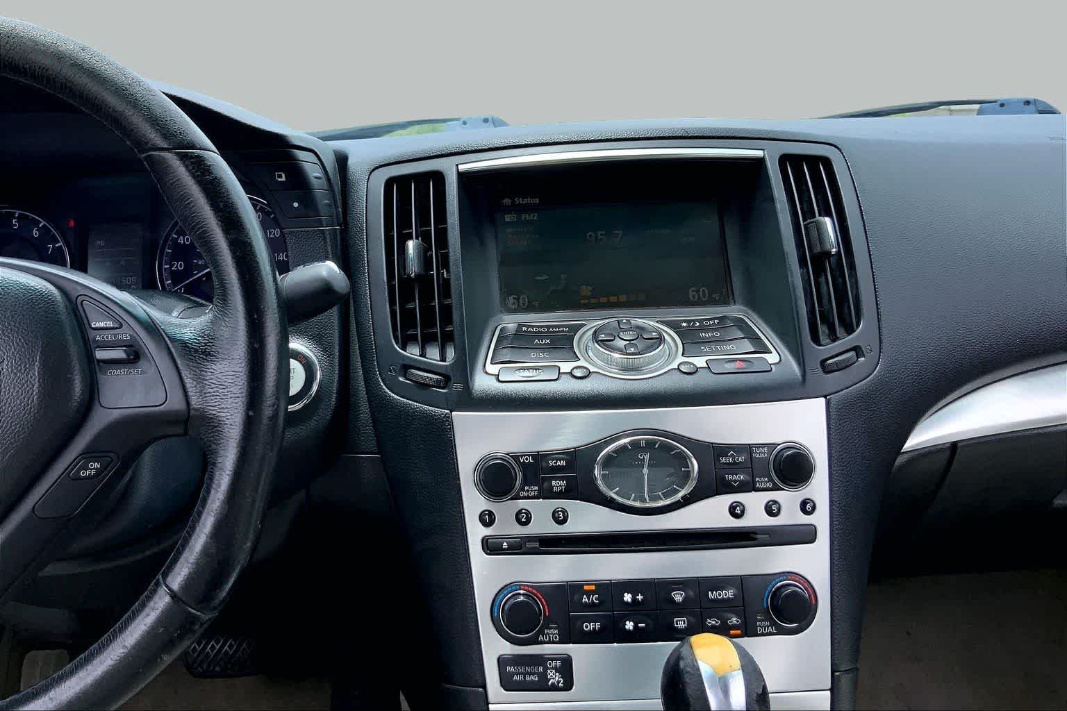 Used 2014 Liquid Platinum INFINITI  image 7