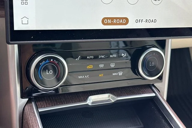 Used 2023 Lantau Bronze Metallic Land Rover Autobiography image 19