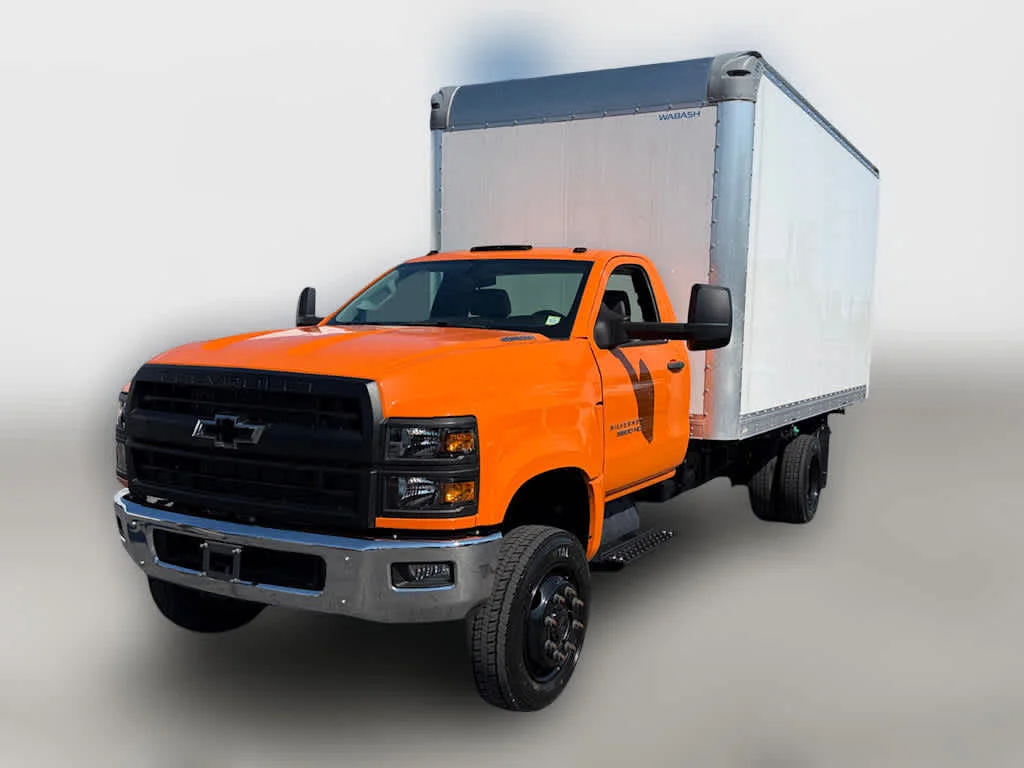 Used 2023 Summit White Chevrolet LT image 29