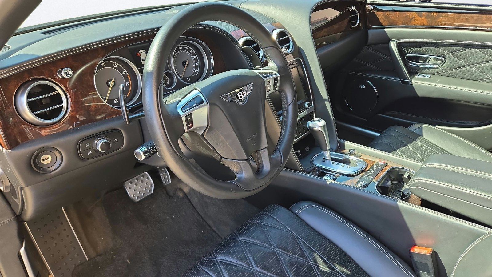Used 2014  Bentley Base image 11