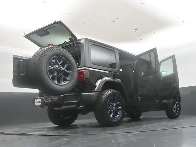 New 2026 Black Clear-Coat Exterior Paint Jeep 85th Anniversary Edition image 54