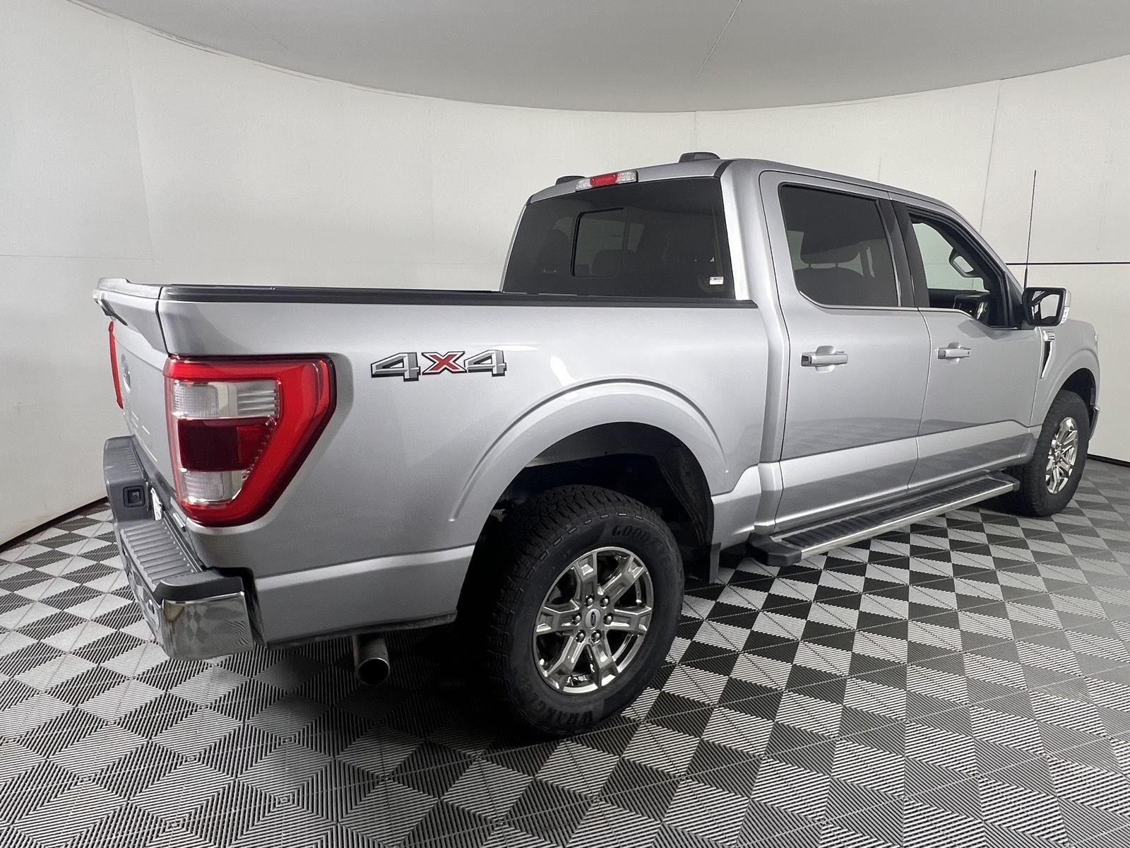 Used 2022 Iconic Silver Ford LARIAT image 10