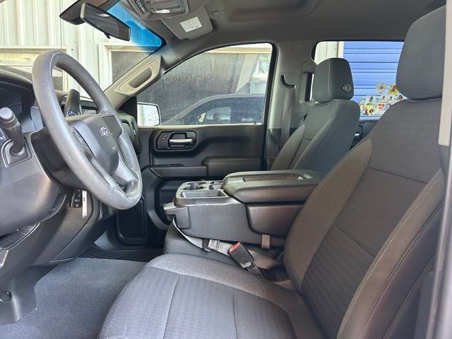 Used 2022 White Chevrolet Custom image 9