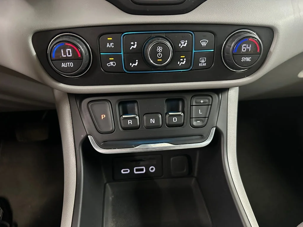 Used 2021 WHITE FROST TRICOAT GMC SLT image 15