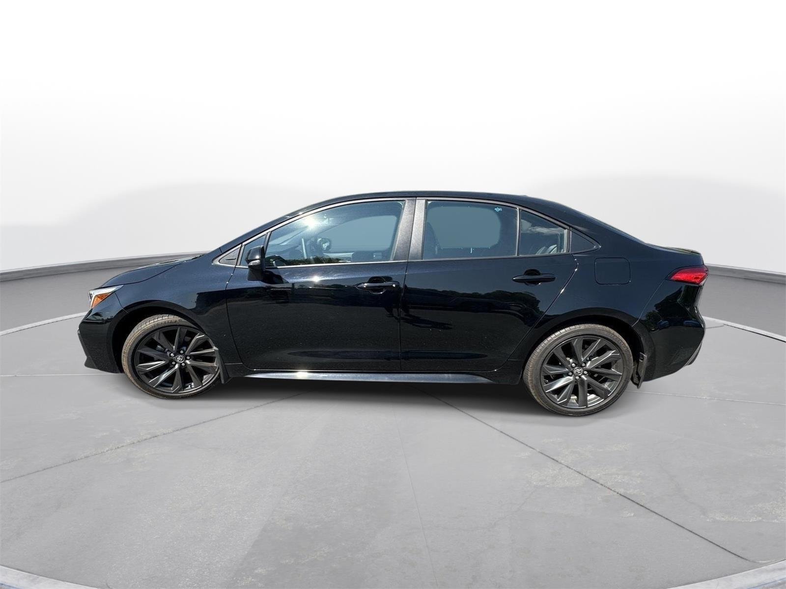 Used 2025 Midnight Black Metallic Toyota SE image 9