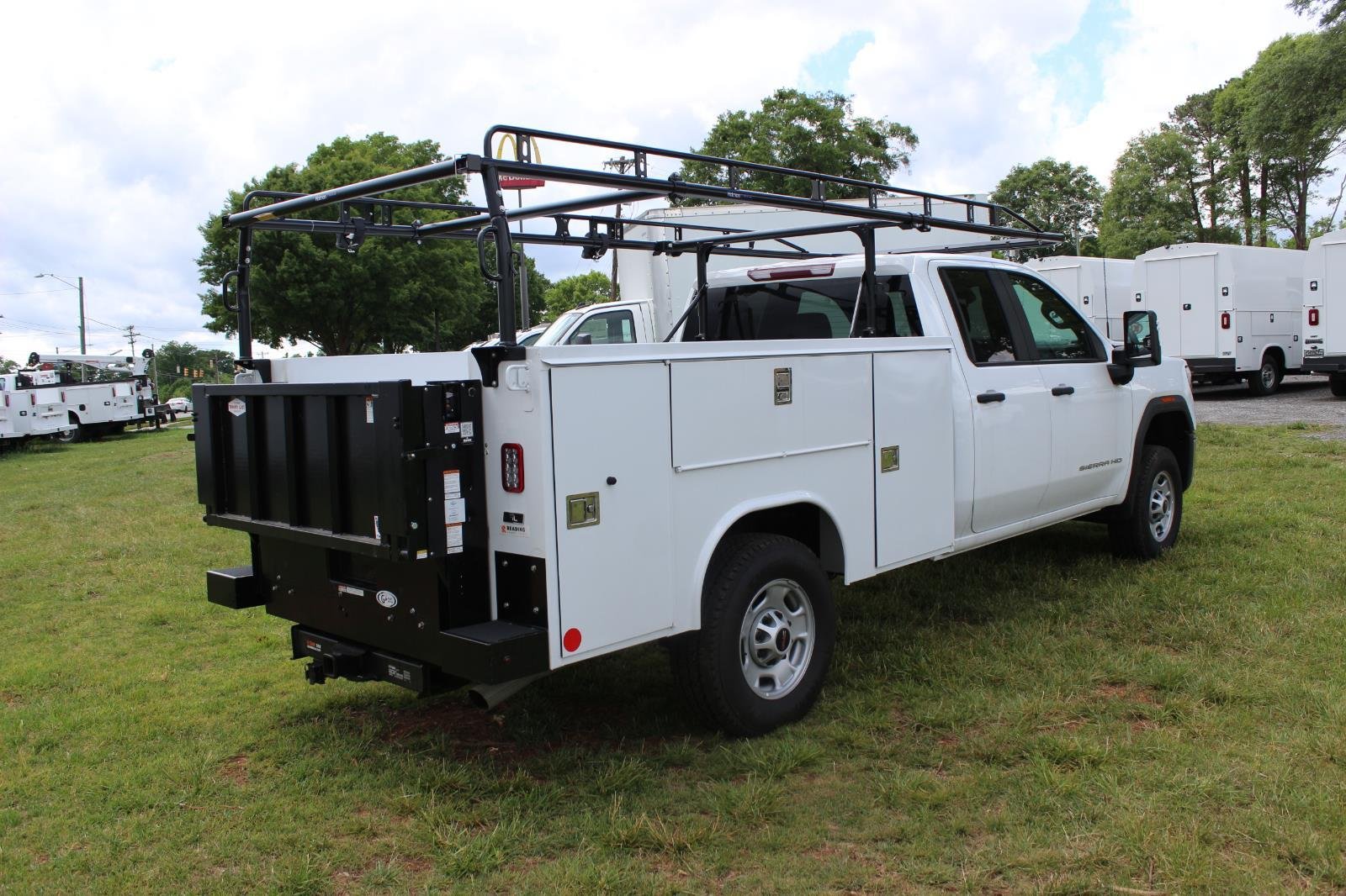 New 2025 Summit White GMC Pro image 7